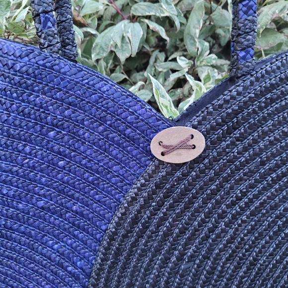 Artsy, unique blue and black woven handbag - Picture 3 of 5